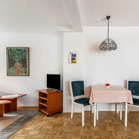 Parma 1-zimmer-apartment Pamir